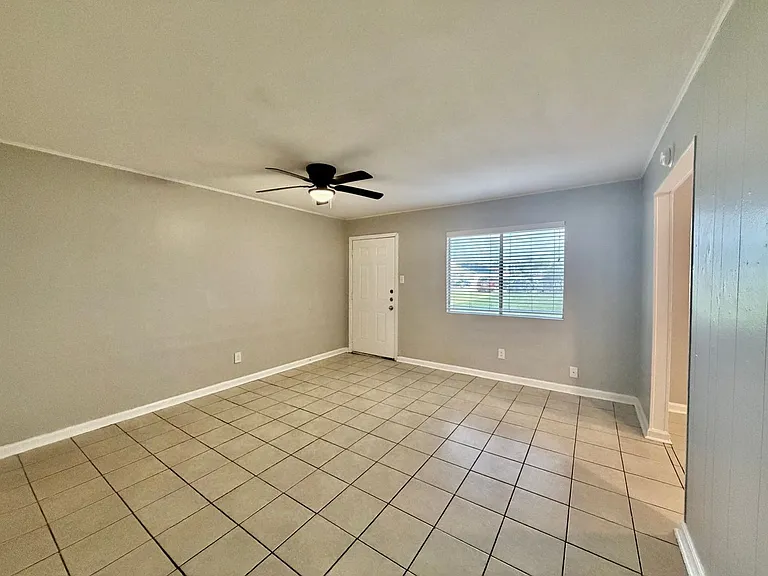 Sundance Apartments — Photo 31