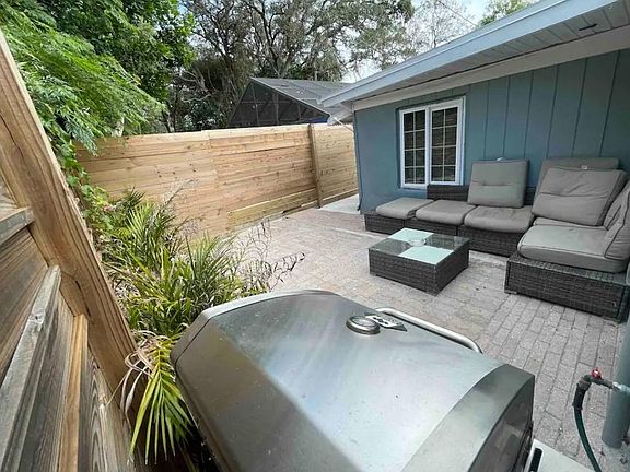 2nd image of 1266 Idlewild Dr #B