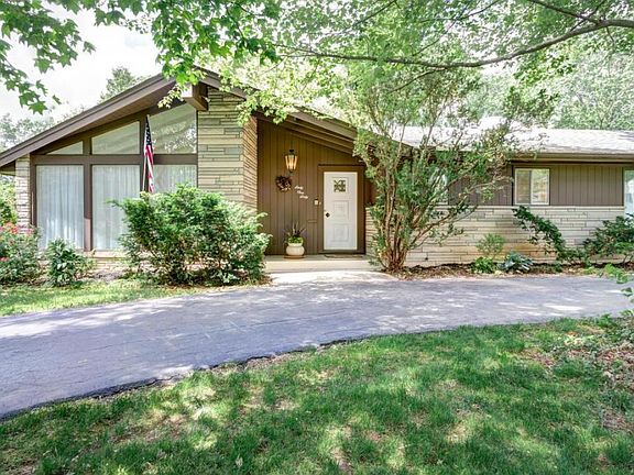 3rd image of 6160 Cherry Hill Dr
