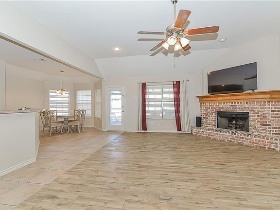 5th image of 1211 Shelby Dr