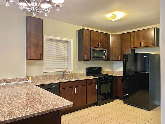 3rd image of 2639 W Winona St #2