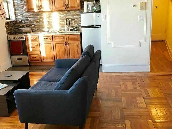 4th image of 2407 36th St APT D2