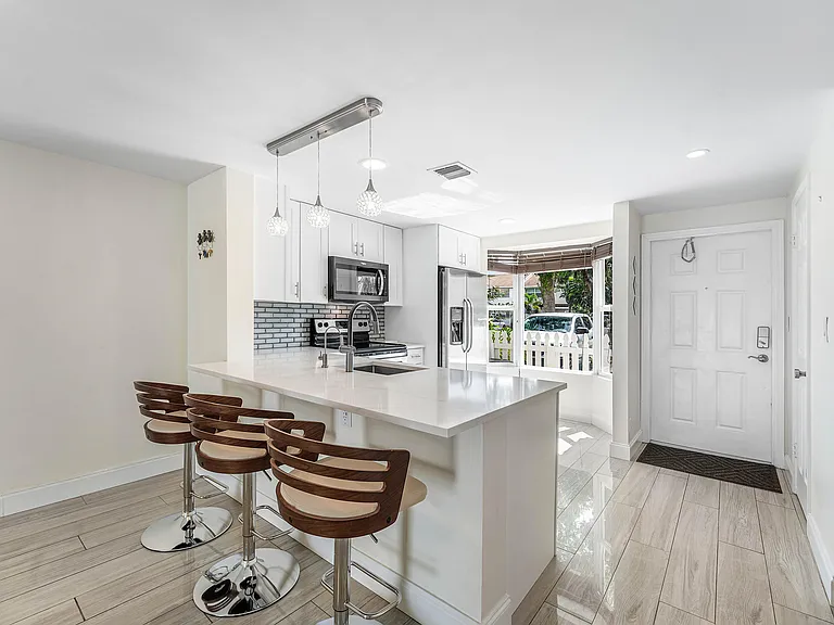 2503 NE 15th St #2503 — Photo 7