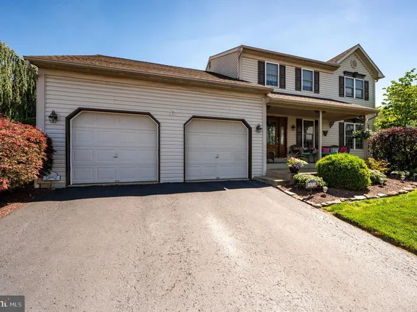 431 Augusta Dr E, Sinking Spring, PA 19608