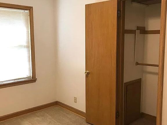 5th image of 3415 Queen Ave N