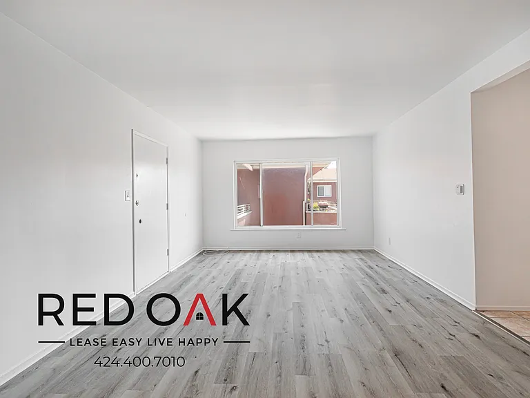 3925 Roxanne Ave #19 — Photo 5