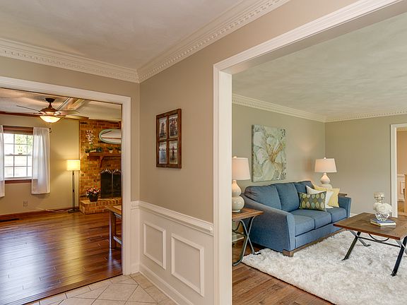 3rd image of 5320 Westover Ln