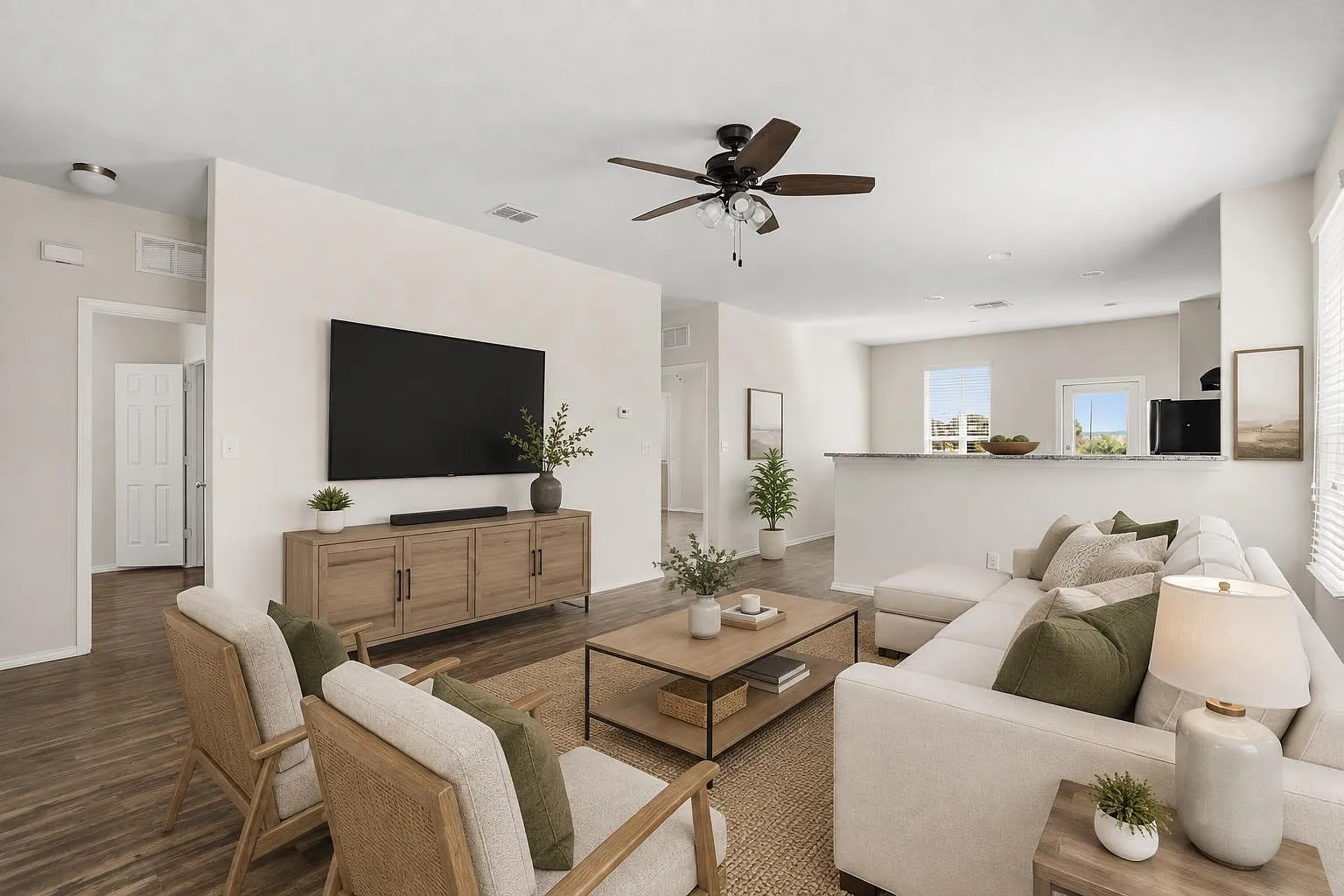 3 bed, 2.0 bath, 1197 sqft, $1,700 — Photo 1