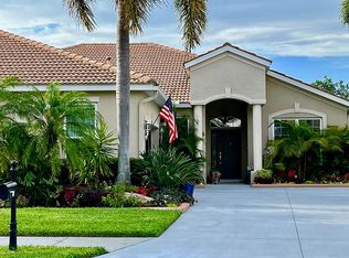 8051 Victoria Falls Cir, Sarasota, FL 34243
