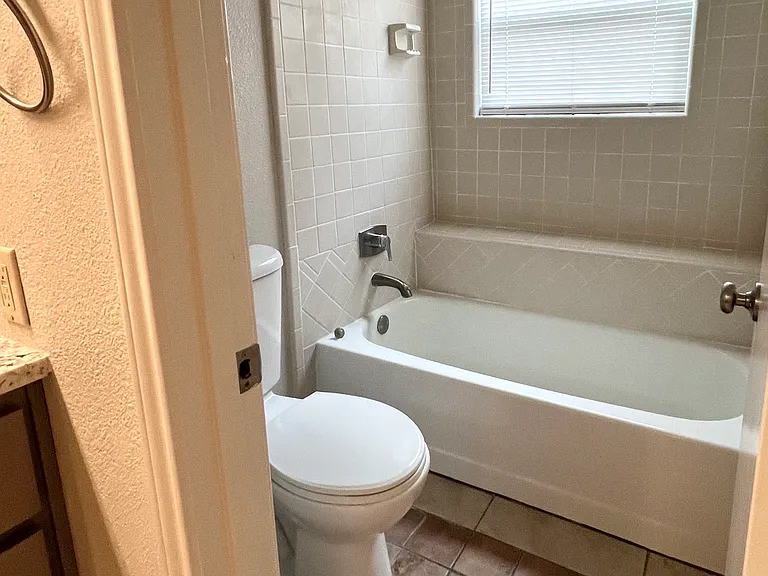 6023 Glen Heather — Photo 16