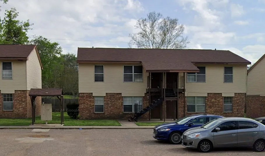 2 bed, 1.0 bath, $630 — Photo 1