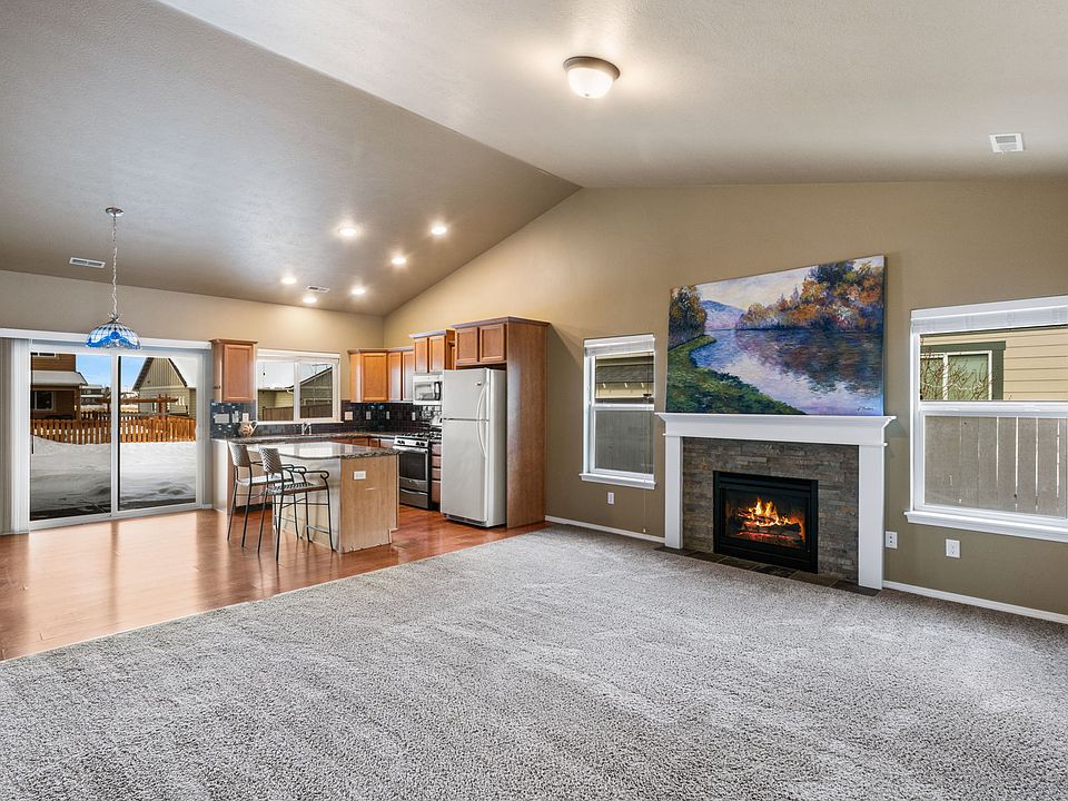1st image of 271 Pond Lily Dr