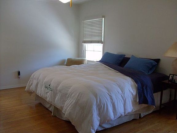 Master BR,his/her closets