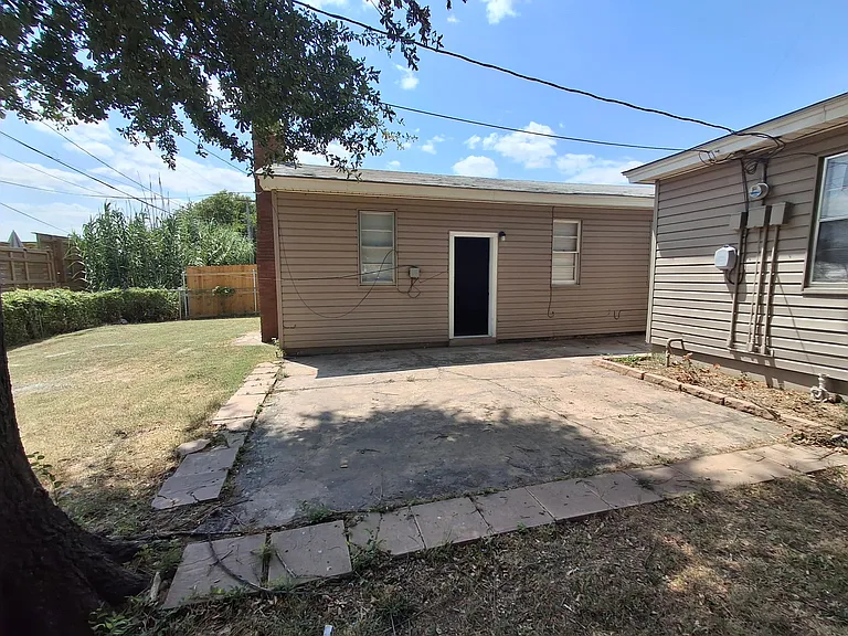 2134 NW Carroll Ave — Photo 15