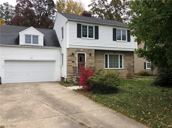 371 Lake Forest Dr, Bay Village, OH 44140
