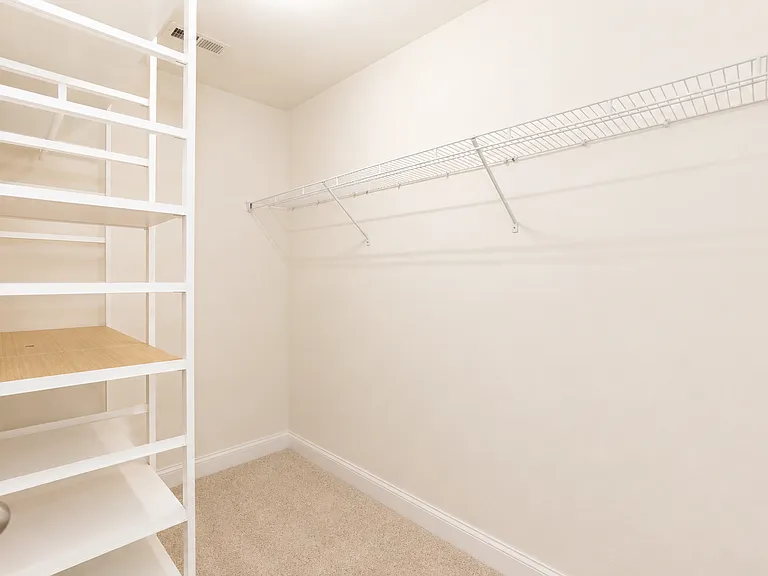 1013 Brennan Green Ct — Photo 14