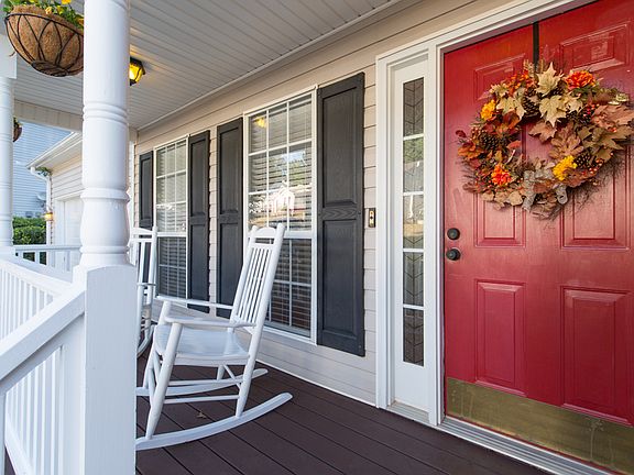 2nd image of 434 Saddle Shoal Trl