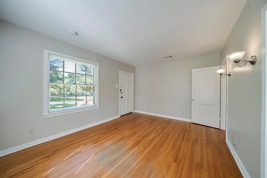 2 bed, 780 sqft, $1,525 — Photo 3