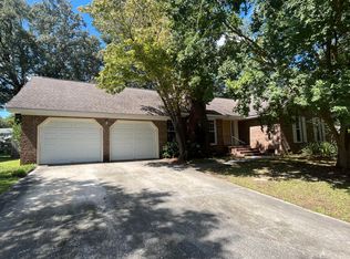 208 Chessington Cir, Summerville, SC 29485