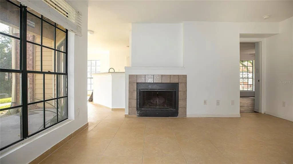 2 bed, 2.0 bath, 1027 sqft, $1,700 — Photo 3