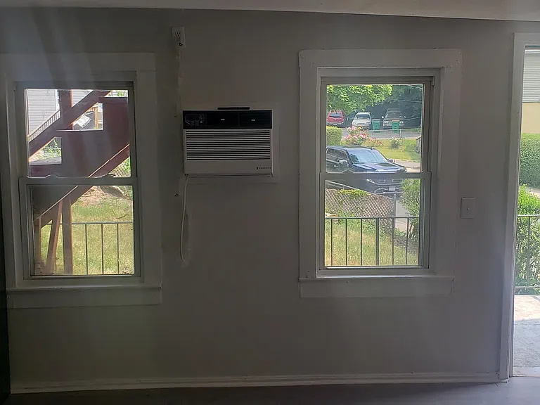 116 E Main St — Photo 6