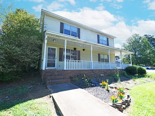 136 Country Village Ct, Greenwood, SC 29649