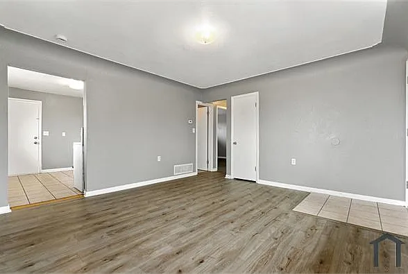 2 bed, 728 sqft, $1,900 — Photo 3