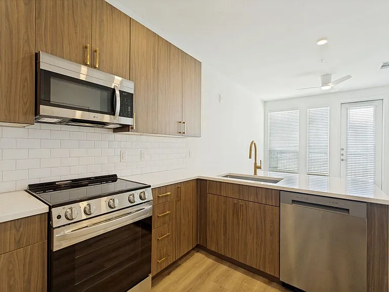 Crestview Heights — Photo 13