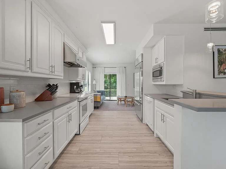 11355 Pond View Dr #D104 — Photo 11