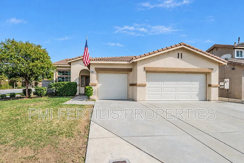 4 bed, 2.0 bath, 2057 sqft, $3,400 — Photo 2