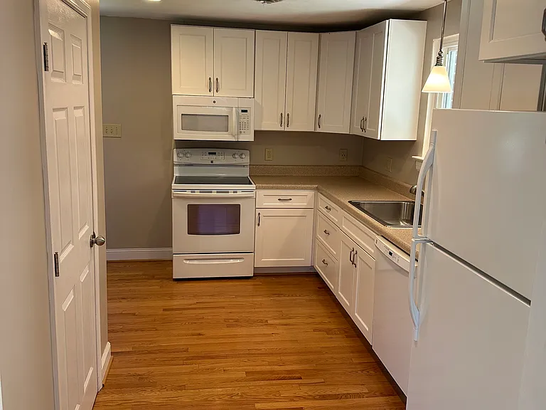 3628 Poplar Dr — Photo 4