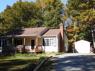 64 Locust Hill Ln, Bumpass, VA 23024