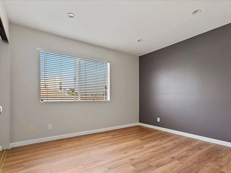 1537 S Shenandoah St #202 — Photo 11
