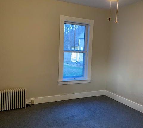 4th image of 1012 Elm St #10