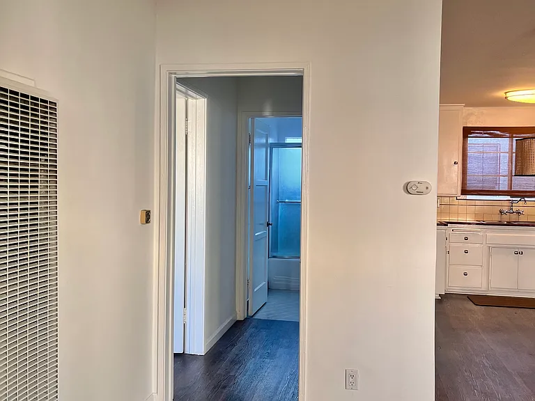 4233 Avocado St #4237-1/2 — Photo 9