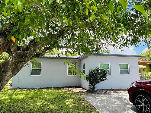525 NW 22nd Ave Photo 1