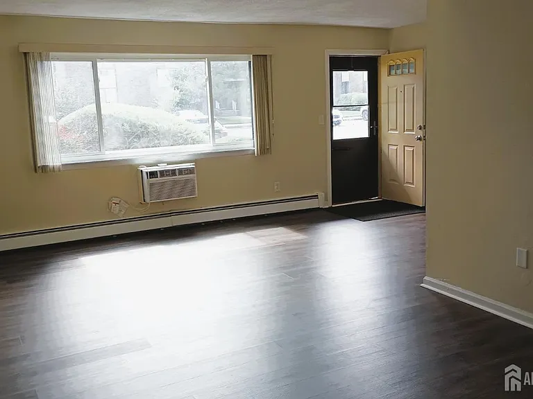 117 Cricket Ln — Photo 1