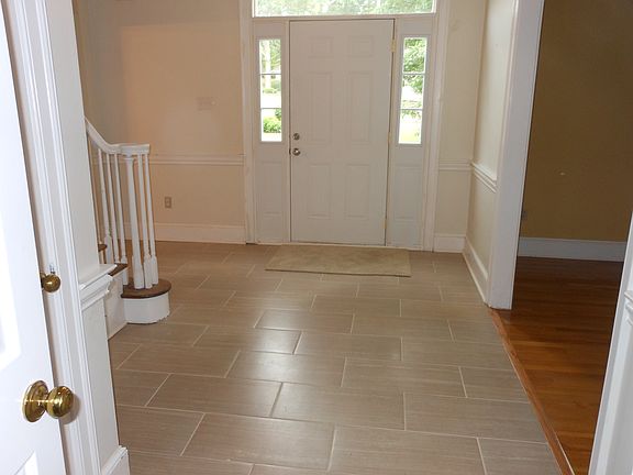 4th image of 8514 Sweet Oaks Cv