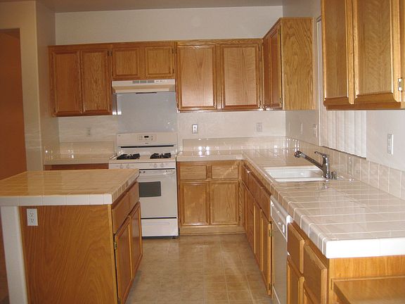4th image of 13272 Snowbell Ln