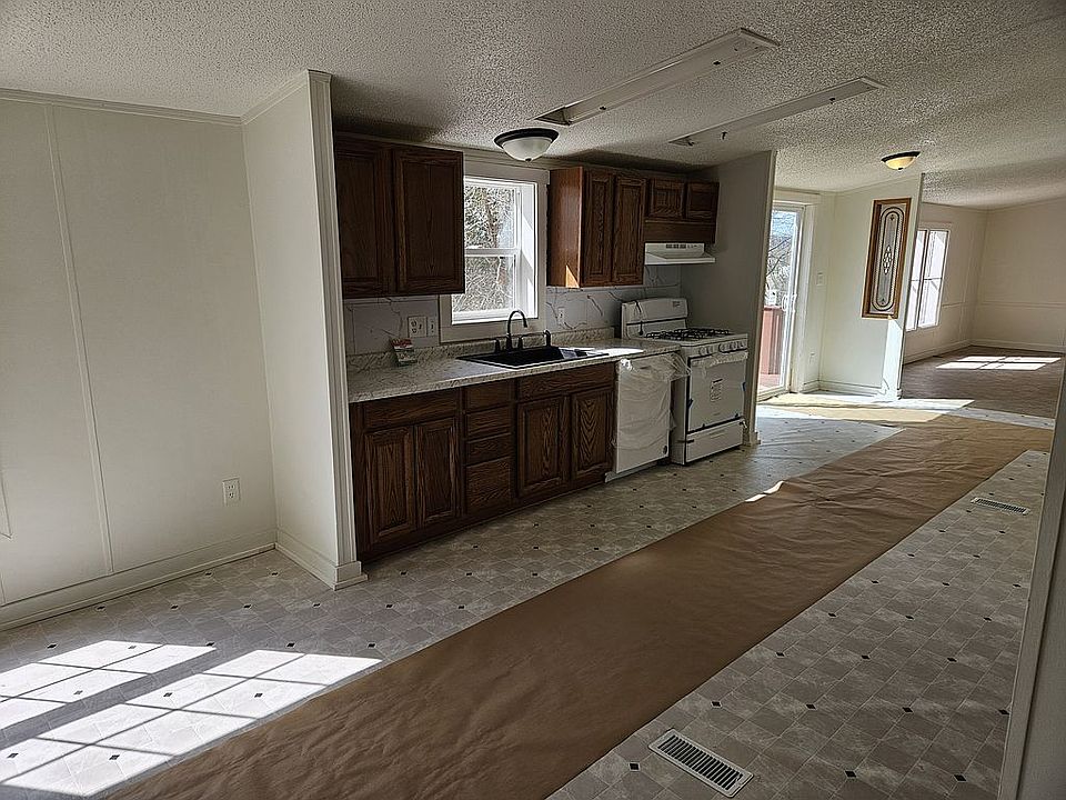 2nd image of 655 S Washington St