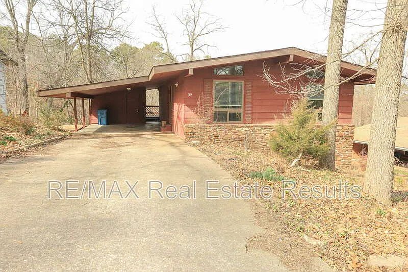39 Sheneman Dr
