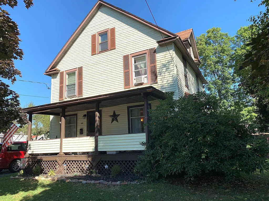 626 Yale St photo 1