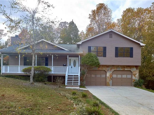 1129 Gate Post Ln, Lawrenceville, GA 30044