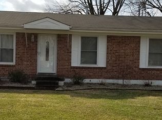 6208 Yellow Pine Dr, Louisville, KY 40229