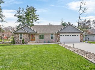 11 Kenwood Ct, Crossville, TN 38558