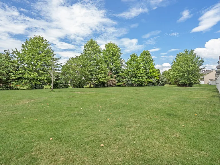 2128 Victory Gallop Ln — Photo 32