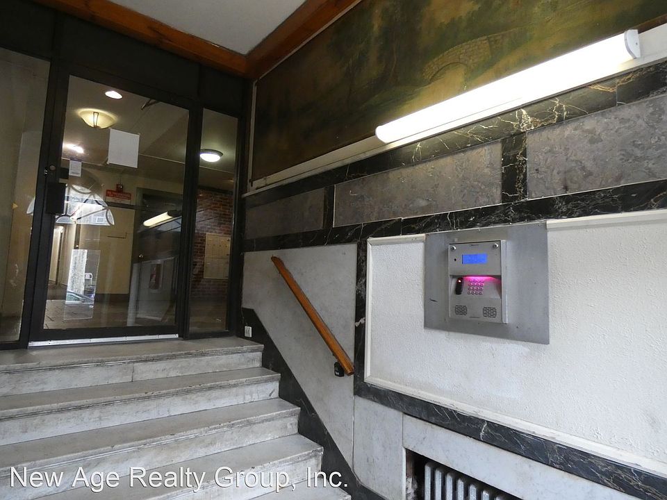 1st image of 506 S 41st St #4J