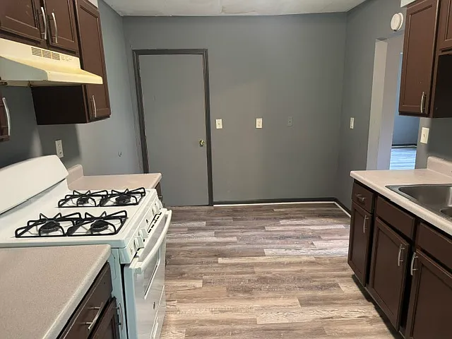 1531 Andrews St — Photo 7