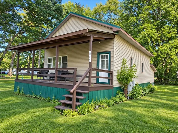 6752 N Lakeshore Rd, Verona, NY 13478