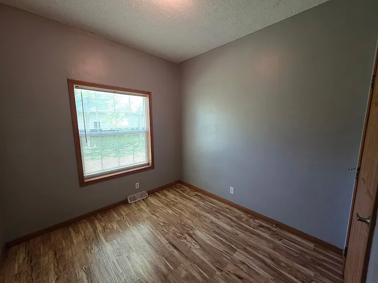 302 S River Rd #4 — Photo 7